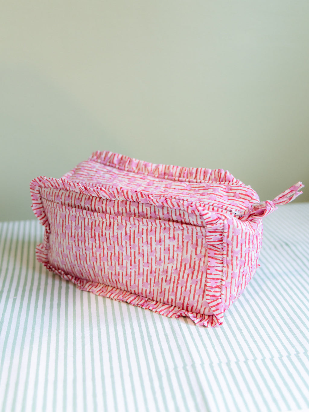 Quilted Washbag - Red Star