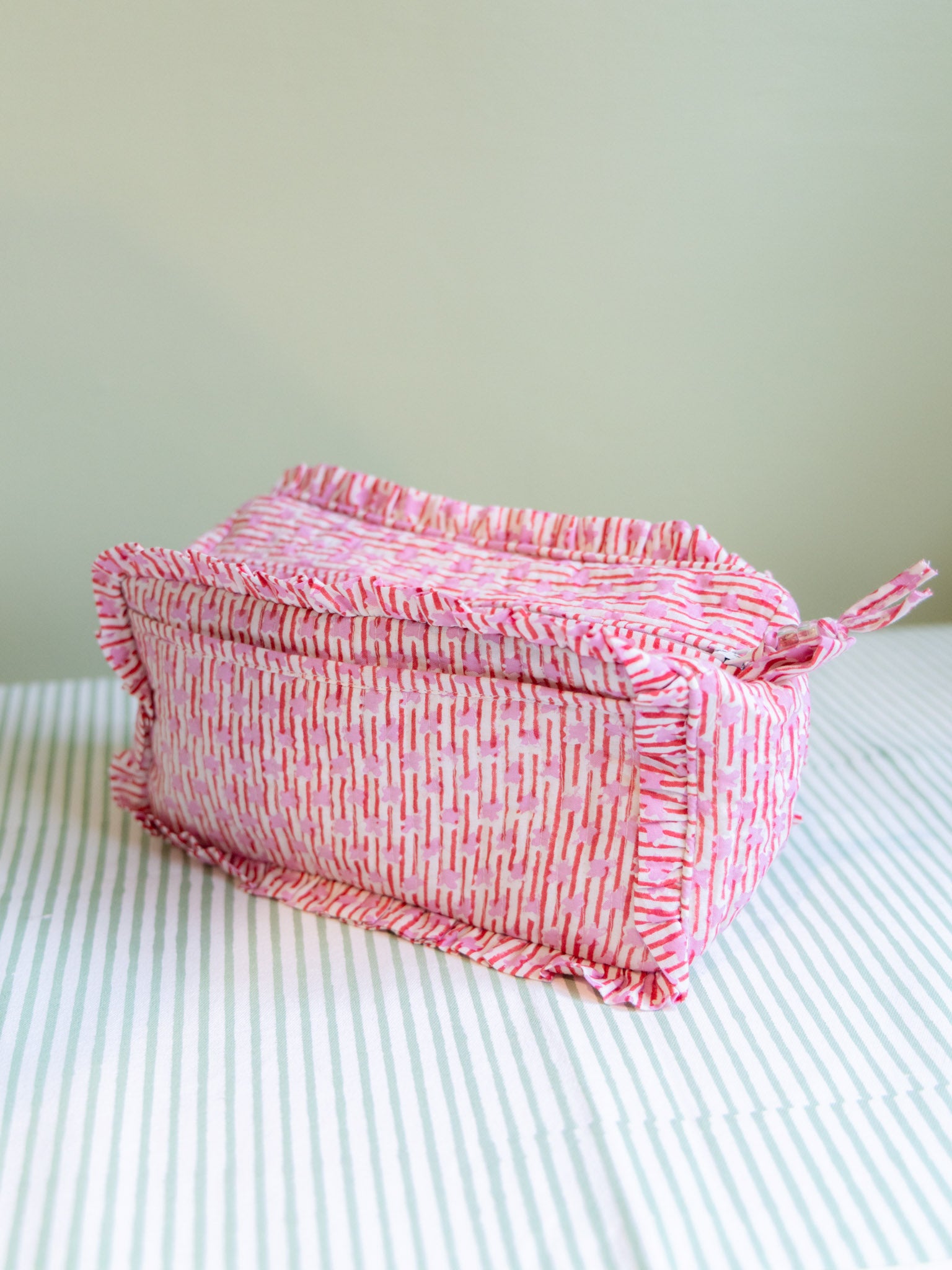 Quilted Washbag - Red Star